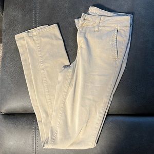 American Eagle skinny Khakis 6 long